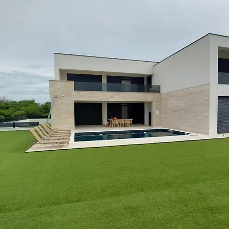 Prázdninový dům 2