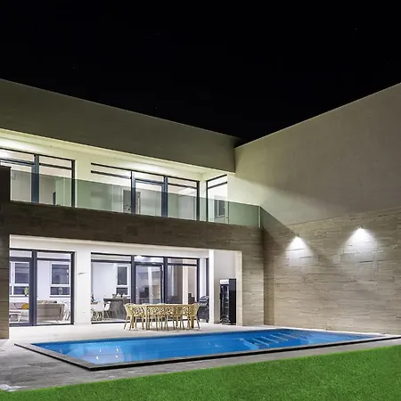 2 Holiday home *
